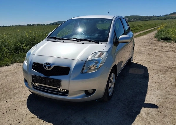 Toyota Yaris cena 15000 przebieg: 127000, rok produkcji 2008 z Legnica małe 326